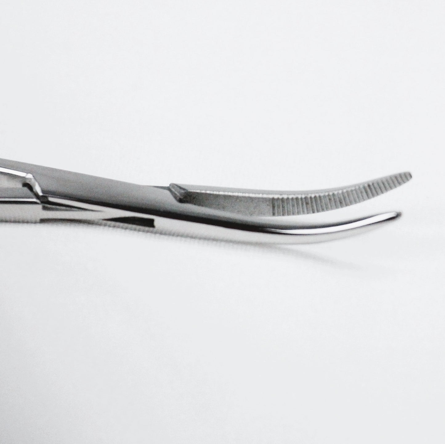 Mosquito Curved Hemostat with Lock