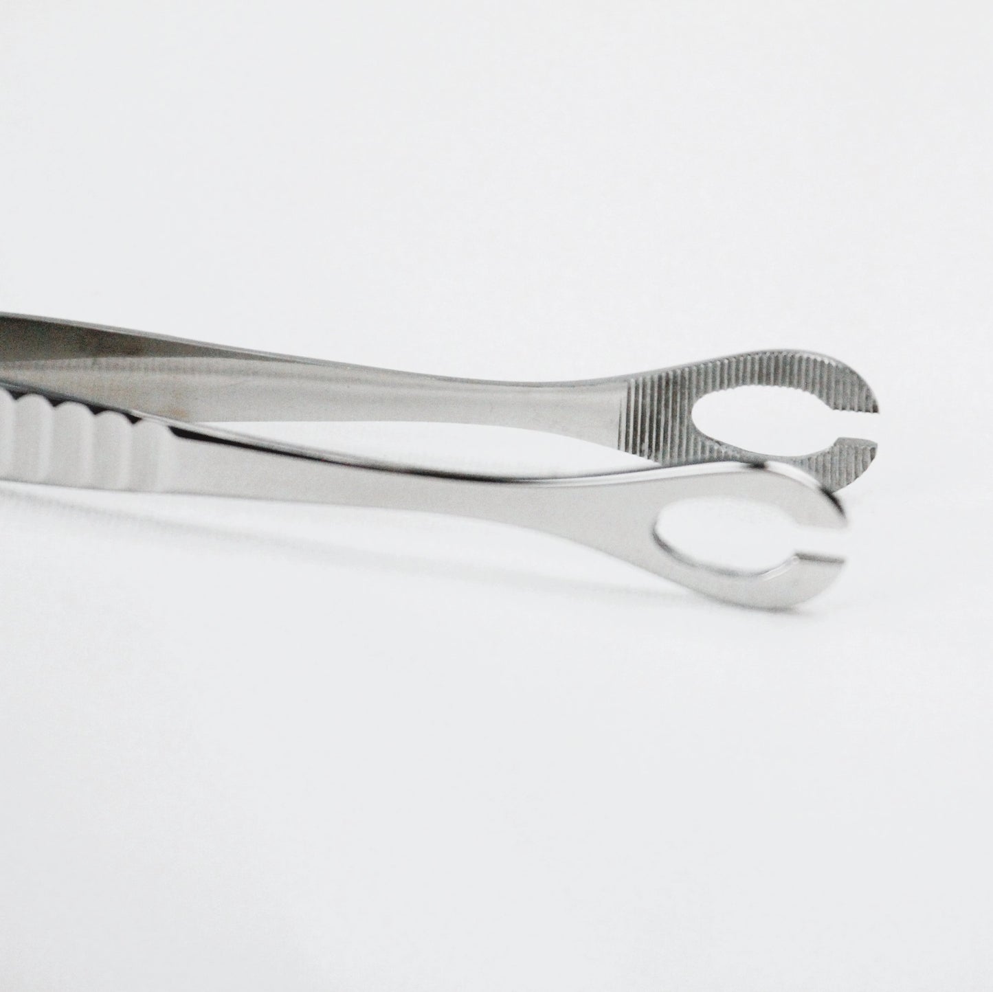 Forester Sponge Slotted Tweezers with Lock