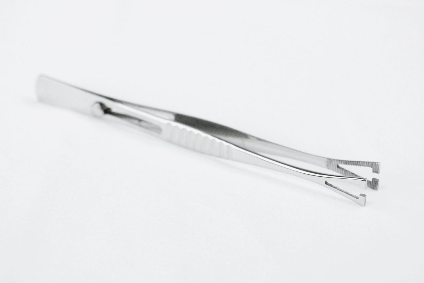 Pennington Sponge Slotted Tweezers with Lock