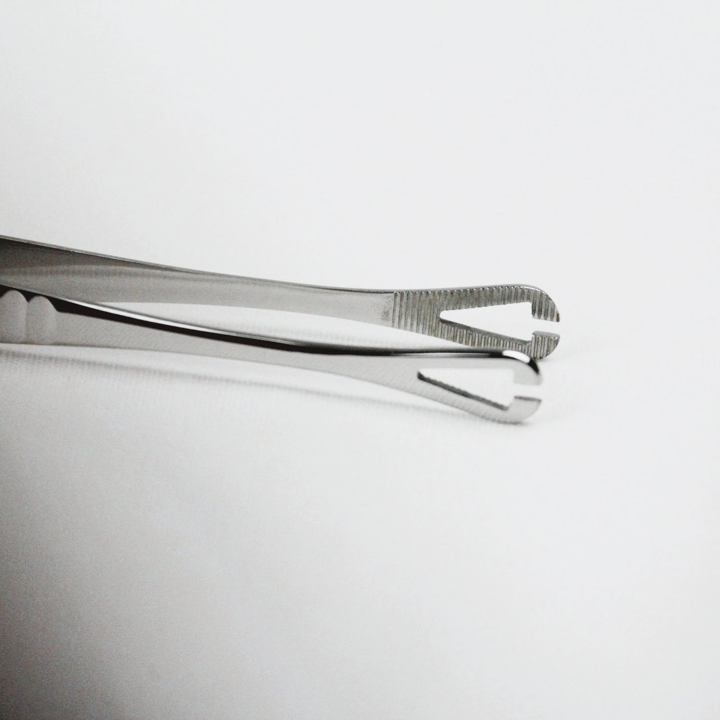 Mini Pennington Slotted Tweezers with No Lock