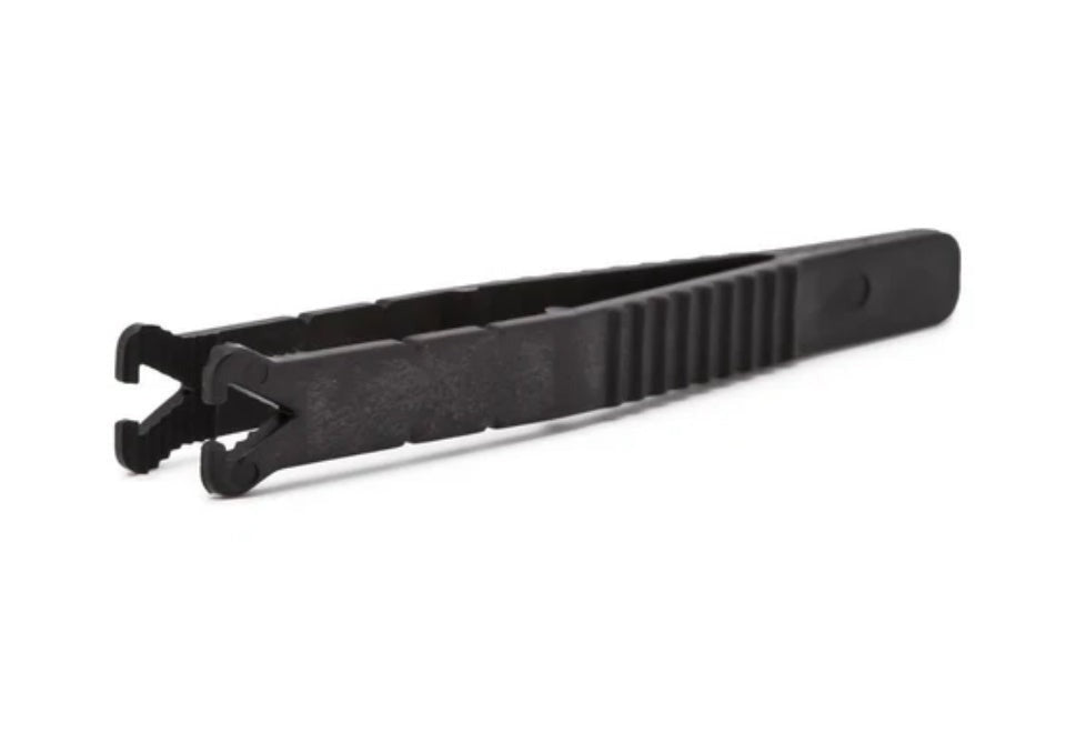 Saferly Disposable Pre-Sterilized Plastic Tweezer Forceps - Single