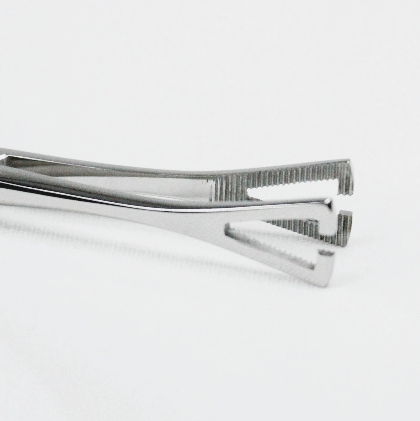 Pennington Sponge Slotted Forceps with Lock