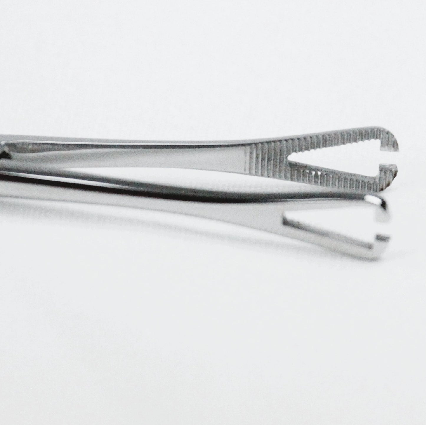 Mini Pennington Slotted Forceps with Lock