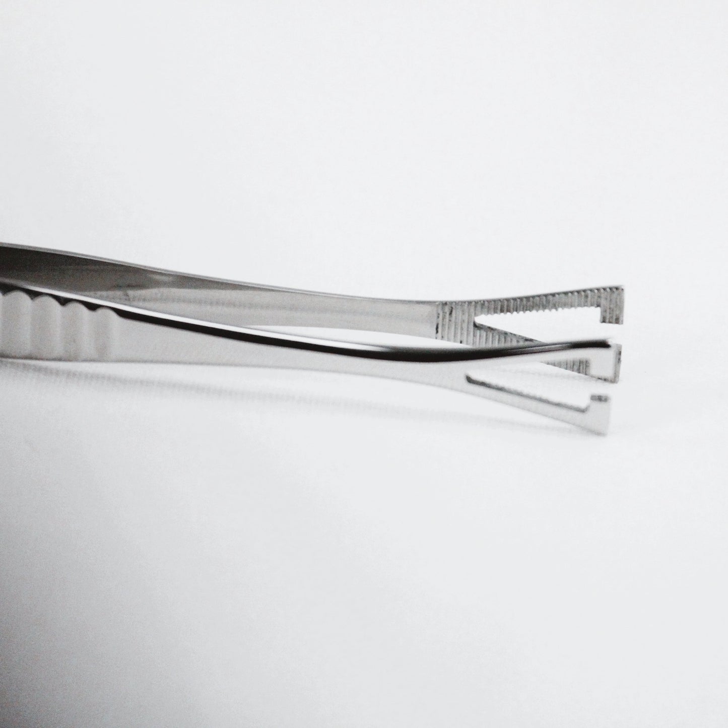 Pennington Sponge Slotted Tweezers with Lock